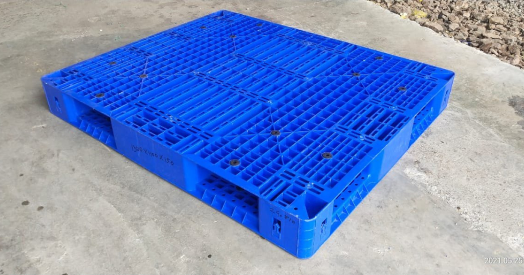 HDPE injection molded pallets